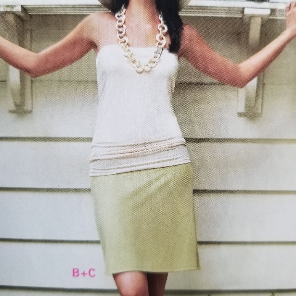 The "Tube", can be worn as strapless top or skirt.